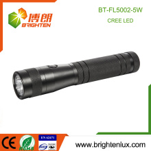 Fábrica de venda a granel Heavy Duty 2 * D Cell Powered material de metal Super Bright Cool caça longa viga Cree levou Fast Tract Lanterna